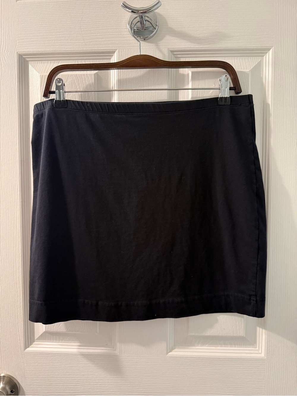 H&M Black Mini Skirt - Simple Stretchy Straight Cut